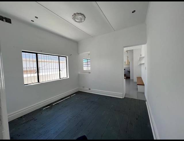 2 BEDROOM PROPERTY TO RENT IN WOODSTOCK